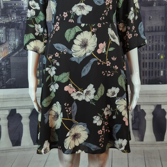 Red herring sz 8 Lined 1/2 Sleeve Floral A-Line Dress with Back Cut Out - Picture 3 of 9